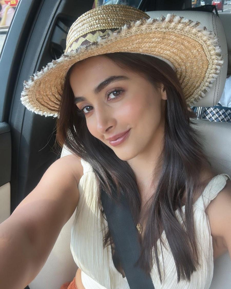 Pooja Hegde 12