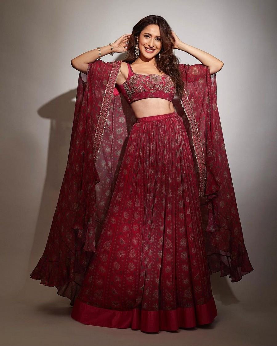 Pragya Jaiswal 5