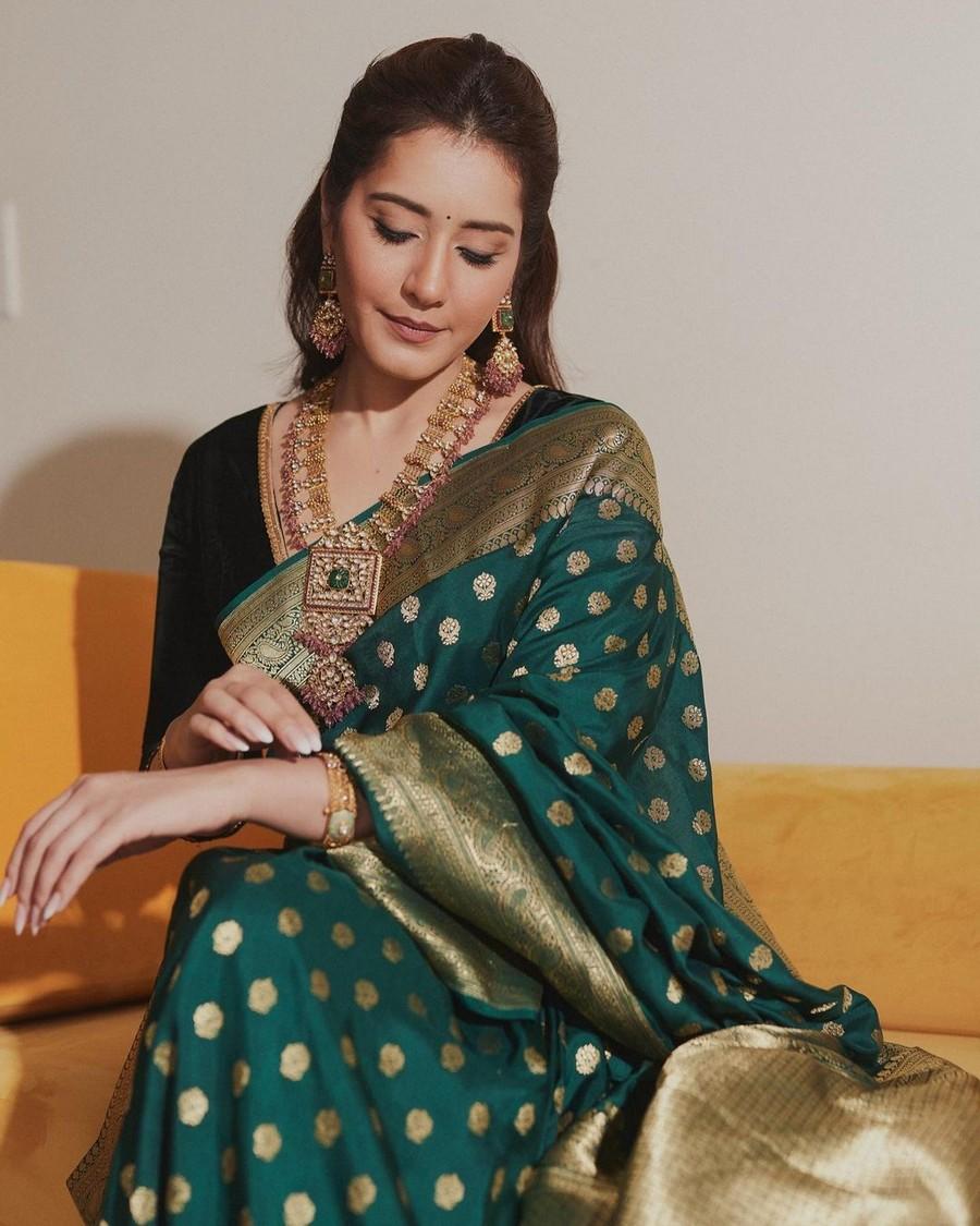 Raashii Khanna 11