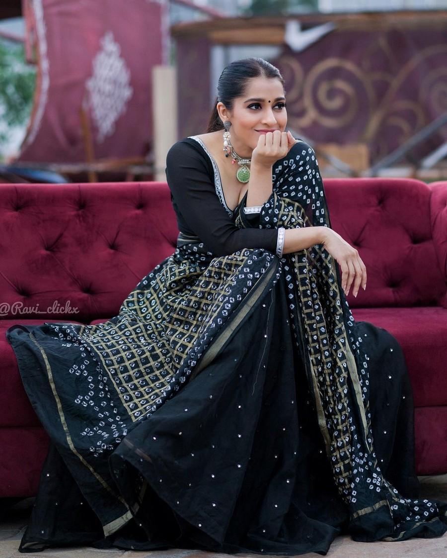 Rashmi Gautam 16