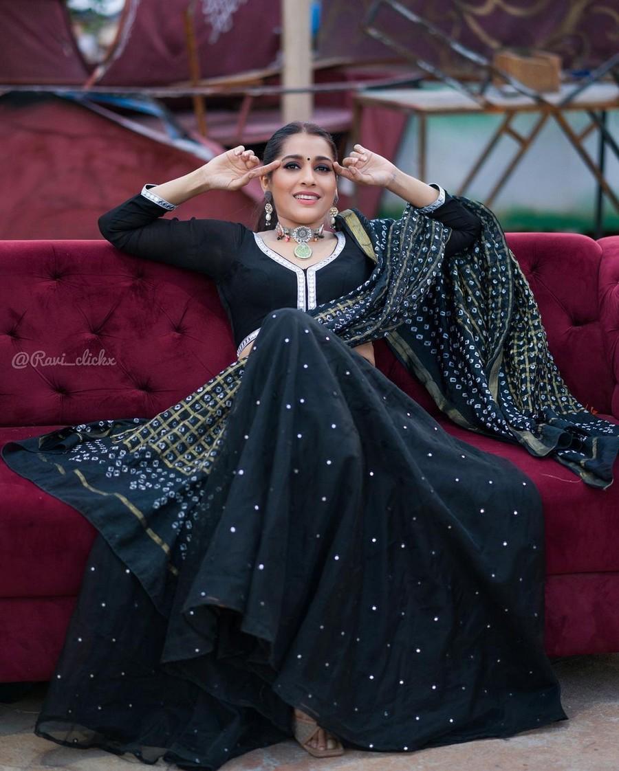 Rashmi Gautam 17