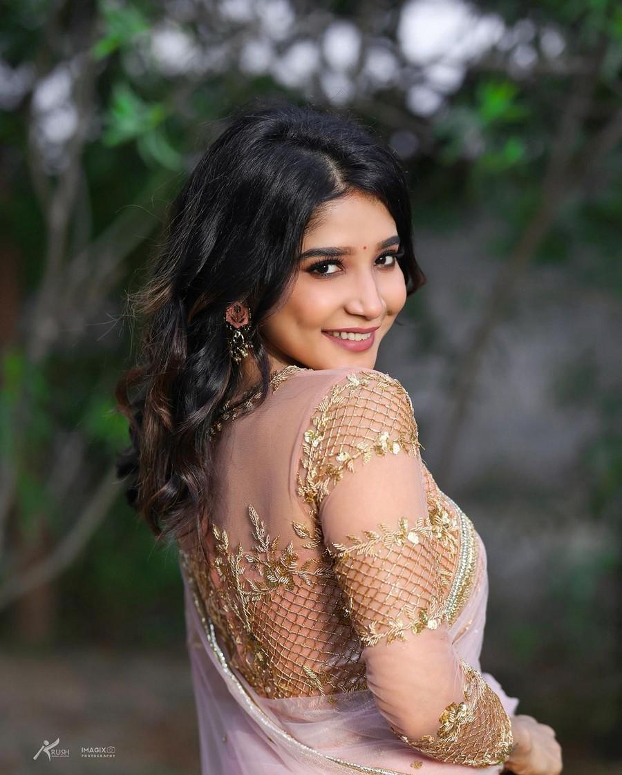 Sakshi Agarwal 10