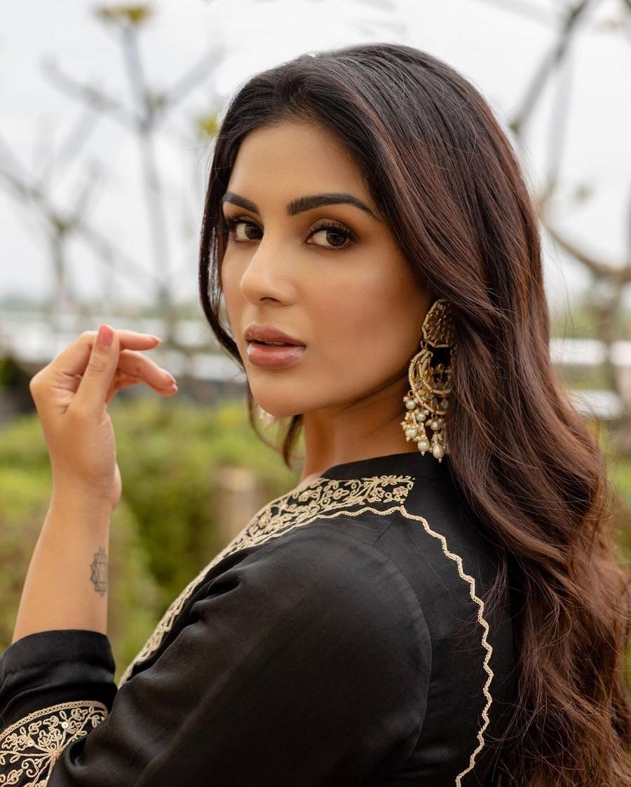 Samyuktha Menon 10
