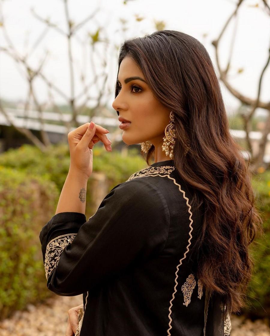 Samyuktha Menon 15