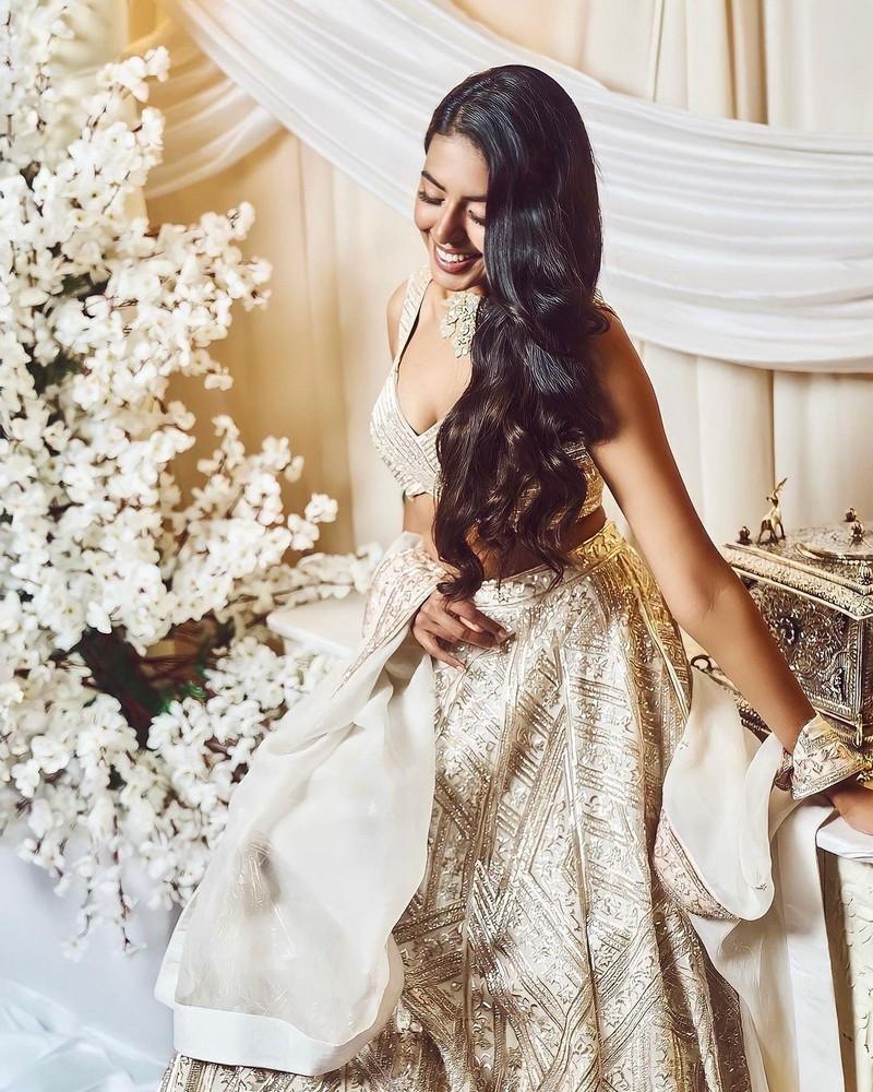 Shivani Rajashekar 6