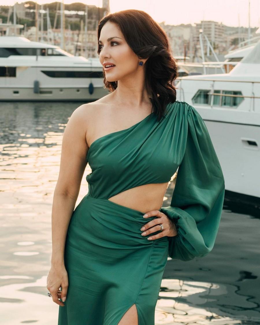 Sunny Leone 16