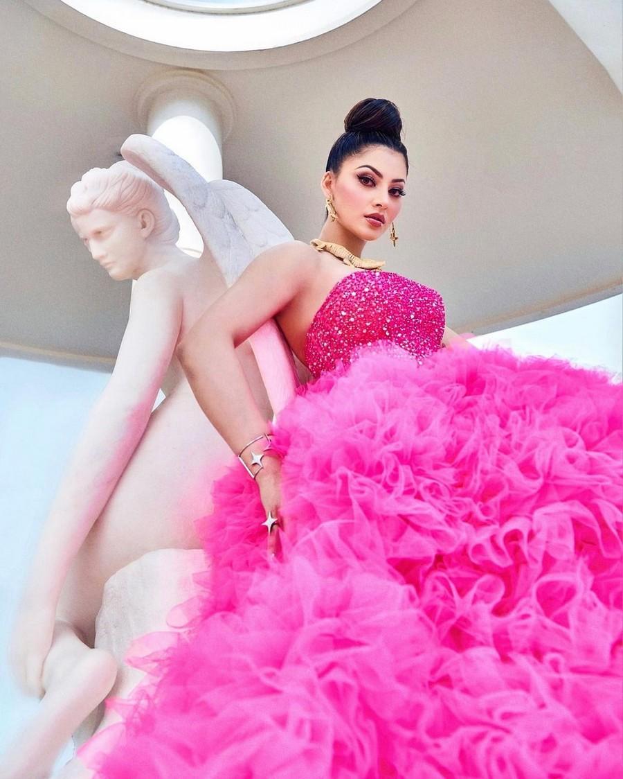 Urvashi Rautela 7