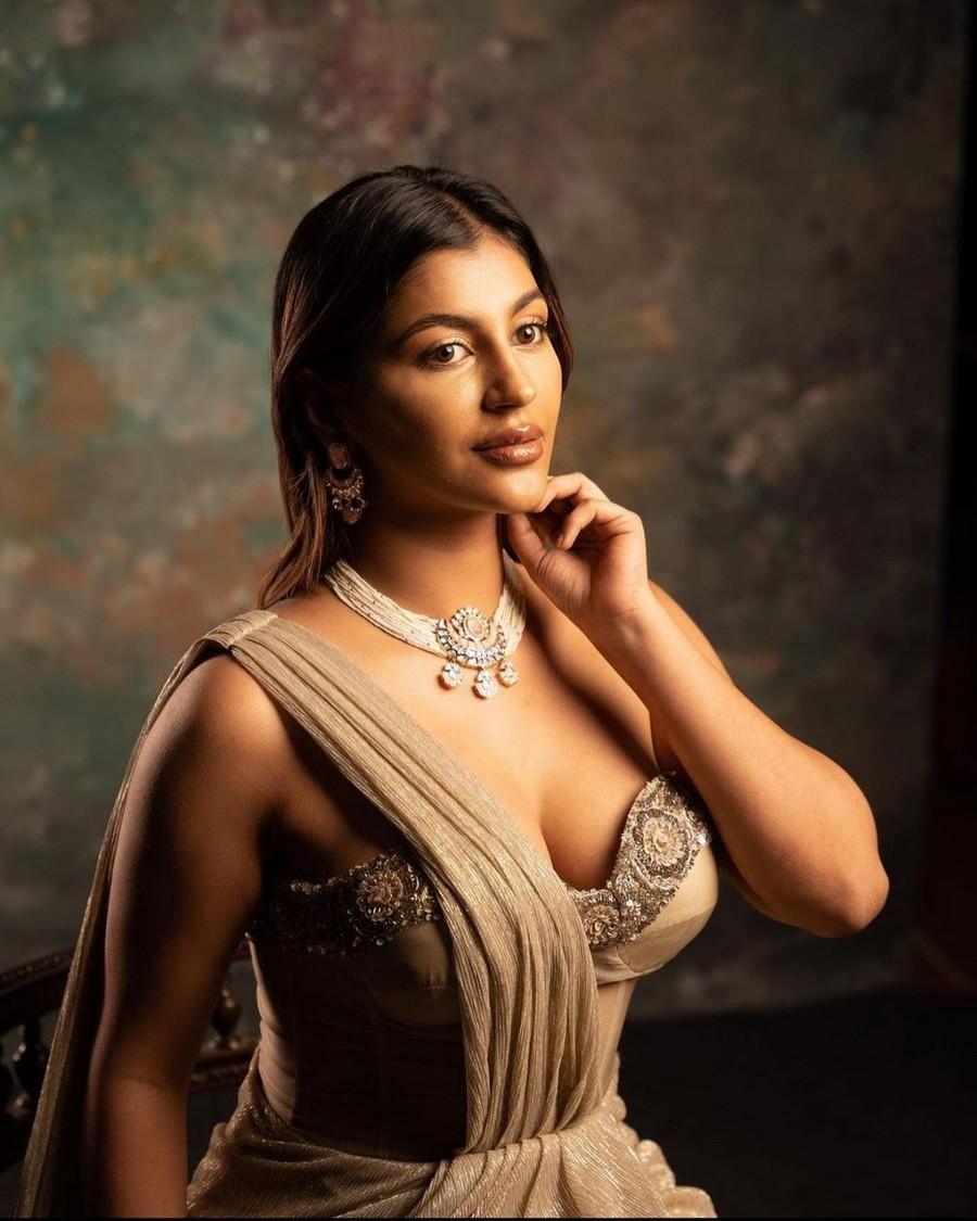 Yashika Aannand 11