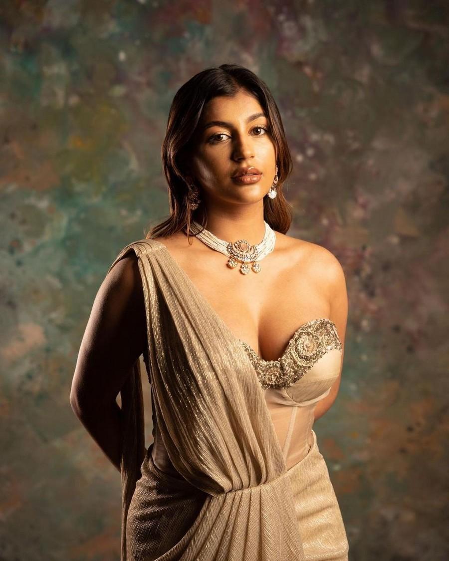 Yashika Aannand 8