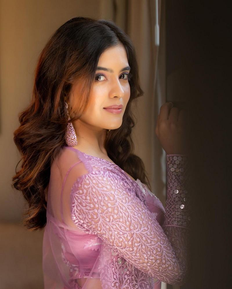 Amritha Aiyer 8