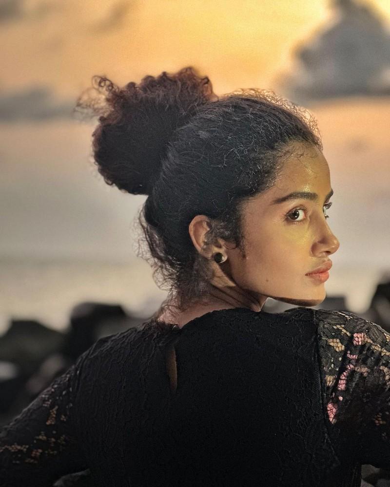 Anupama Parameswaran 12