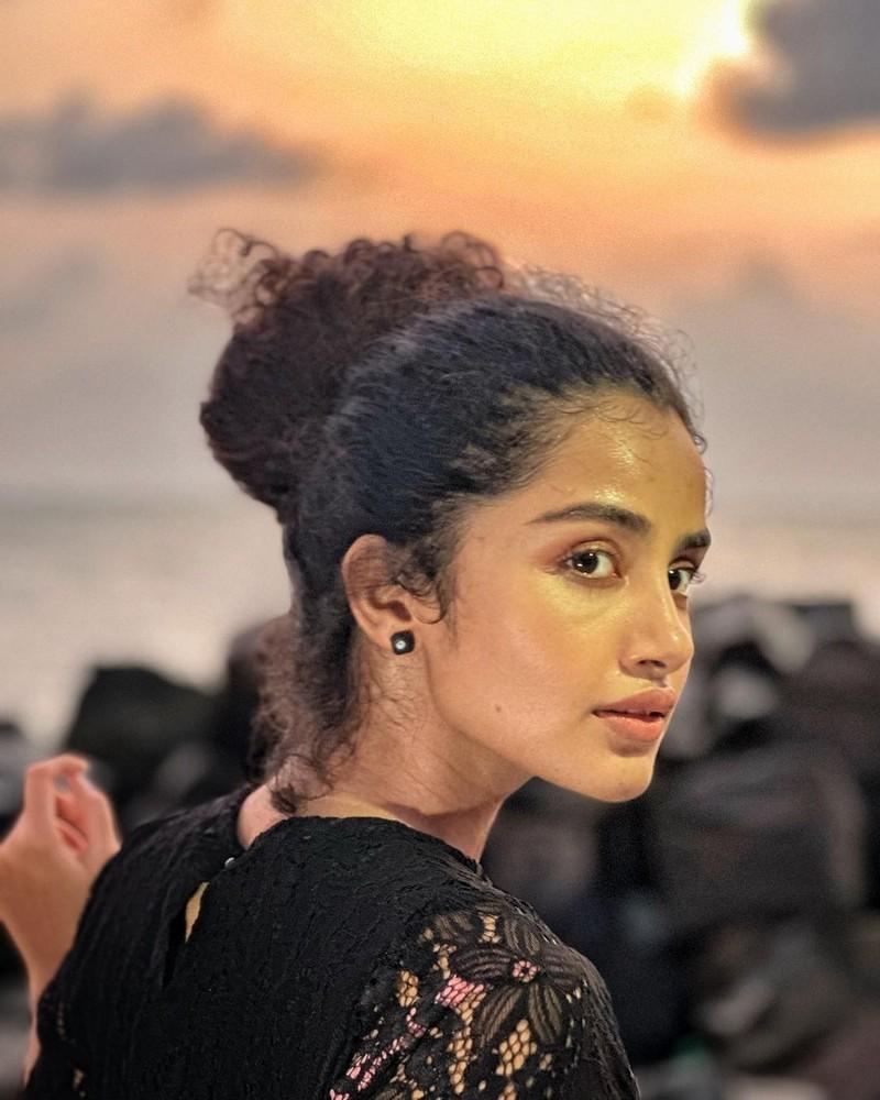 Anupama Parameswaran 13