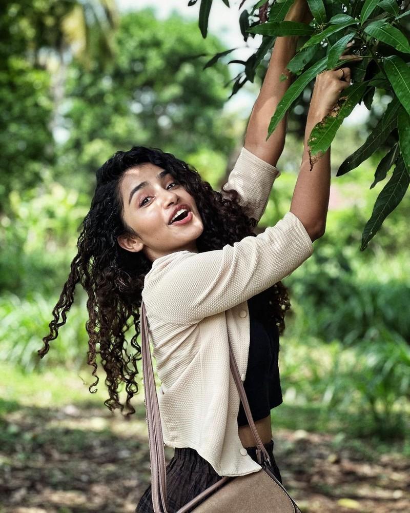 Anupama Parameswaran 17