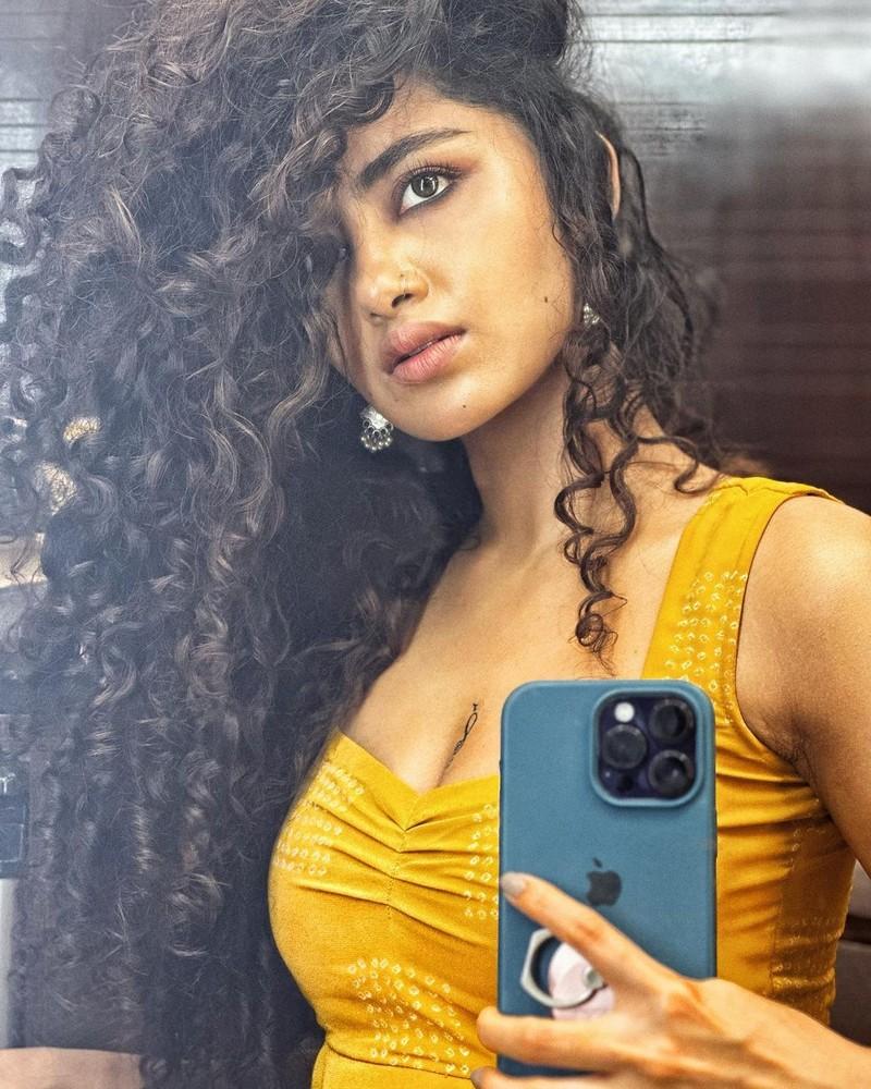 Anupama Parameswaran 3