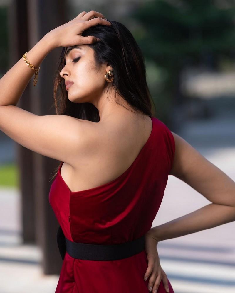 Divi Vadthya 2