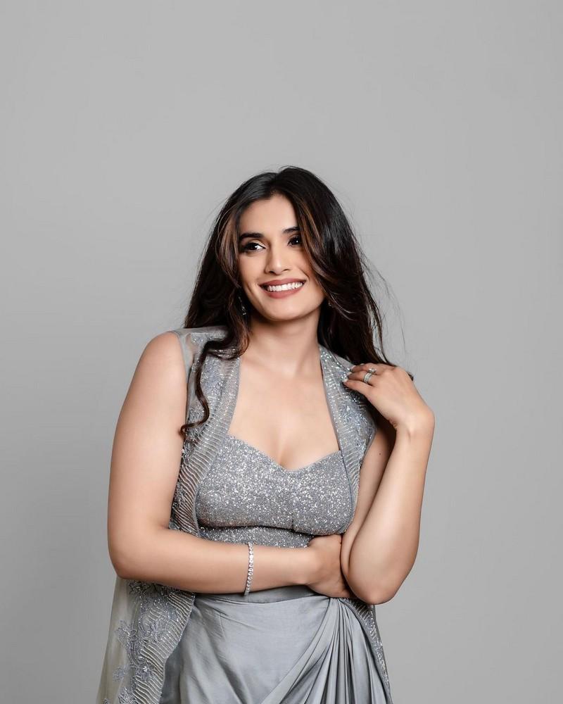 Divyansha Kaushik 3