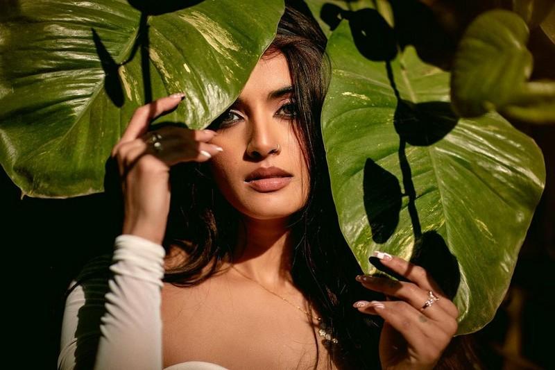Divyansha Kaushik 6