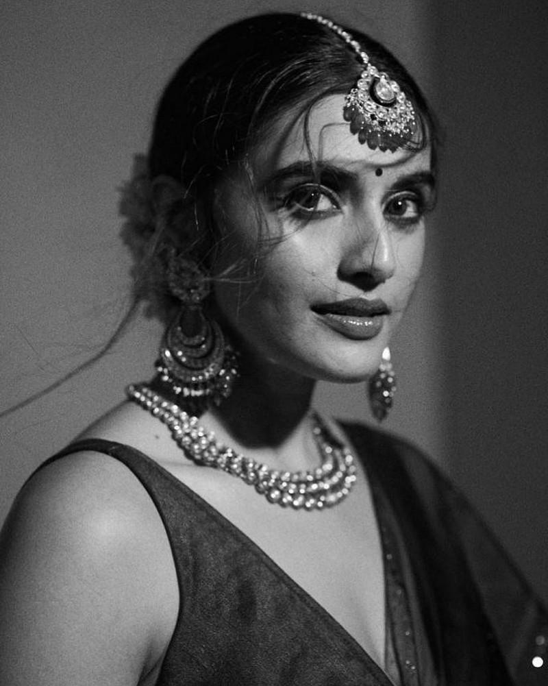 Divyansha Kaushik 4