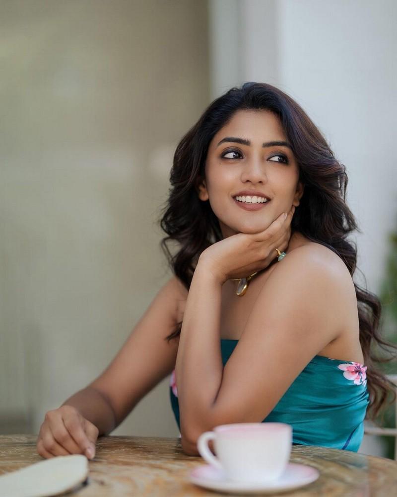 Eesha Rebba 10