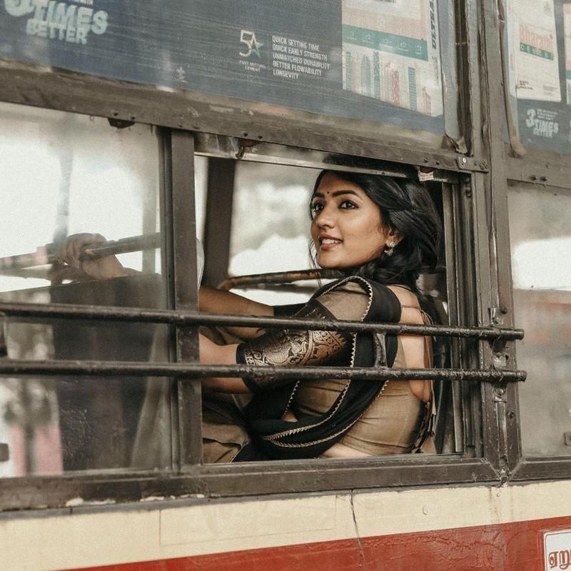 Eesha Rebba 10
