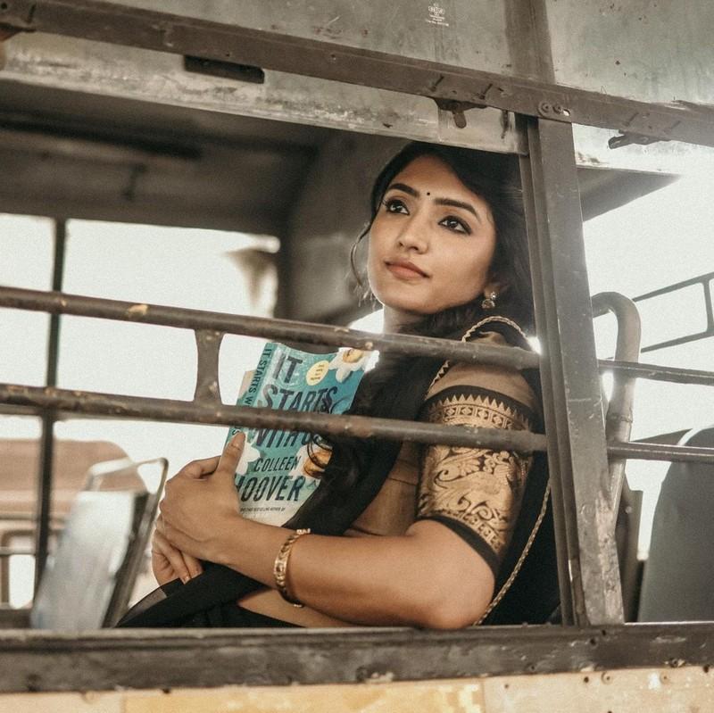 Eesha Rebba 12