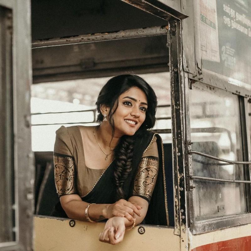 Eesha Rebba 14