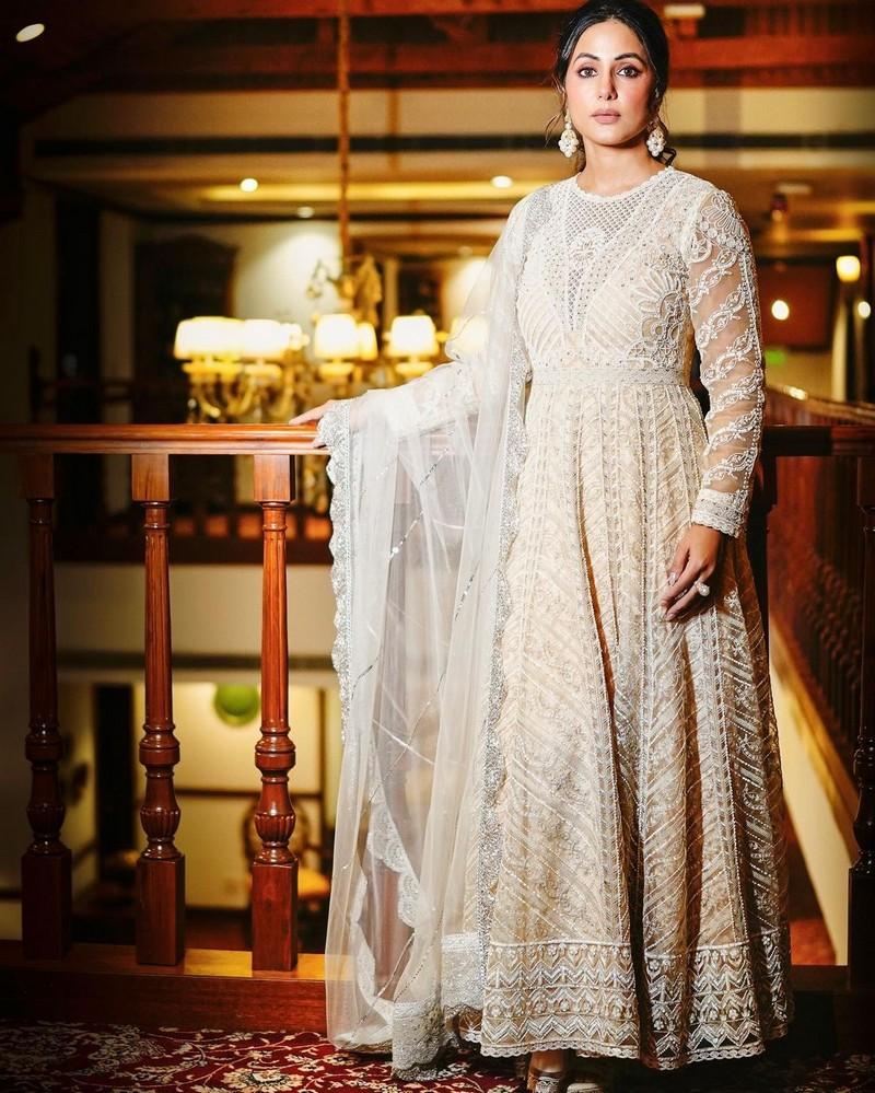 Hina Khan 11
