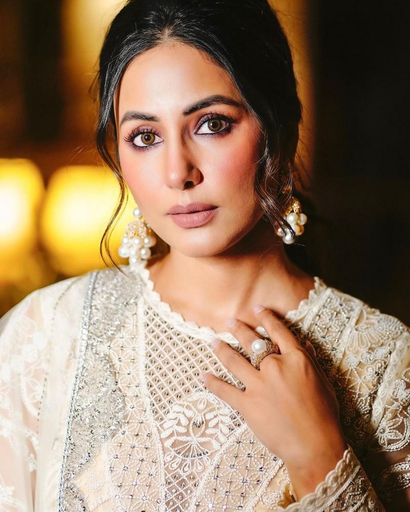 Hina Khan 12