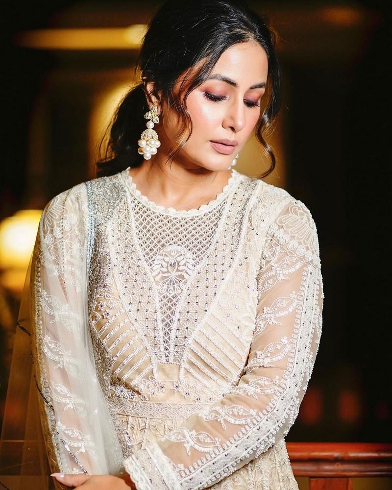 Hina Khan 8