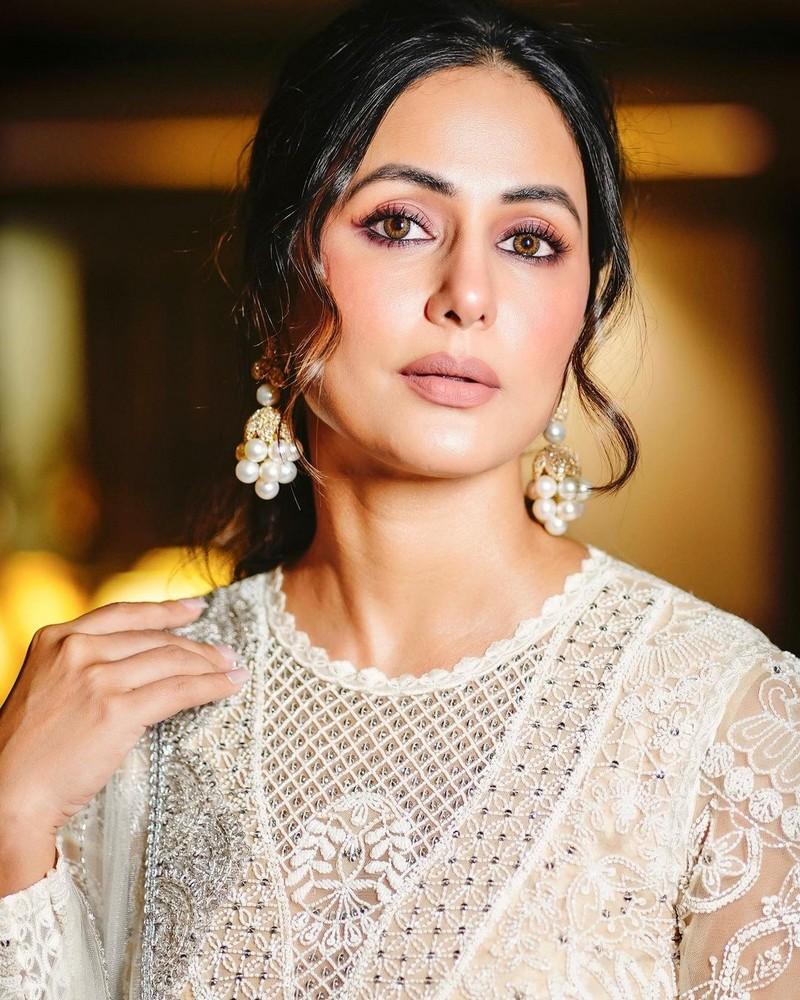 Hina Khan 9