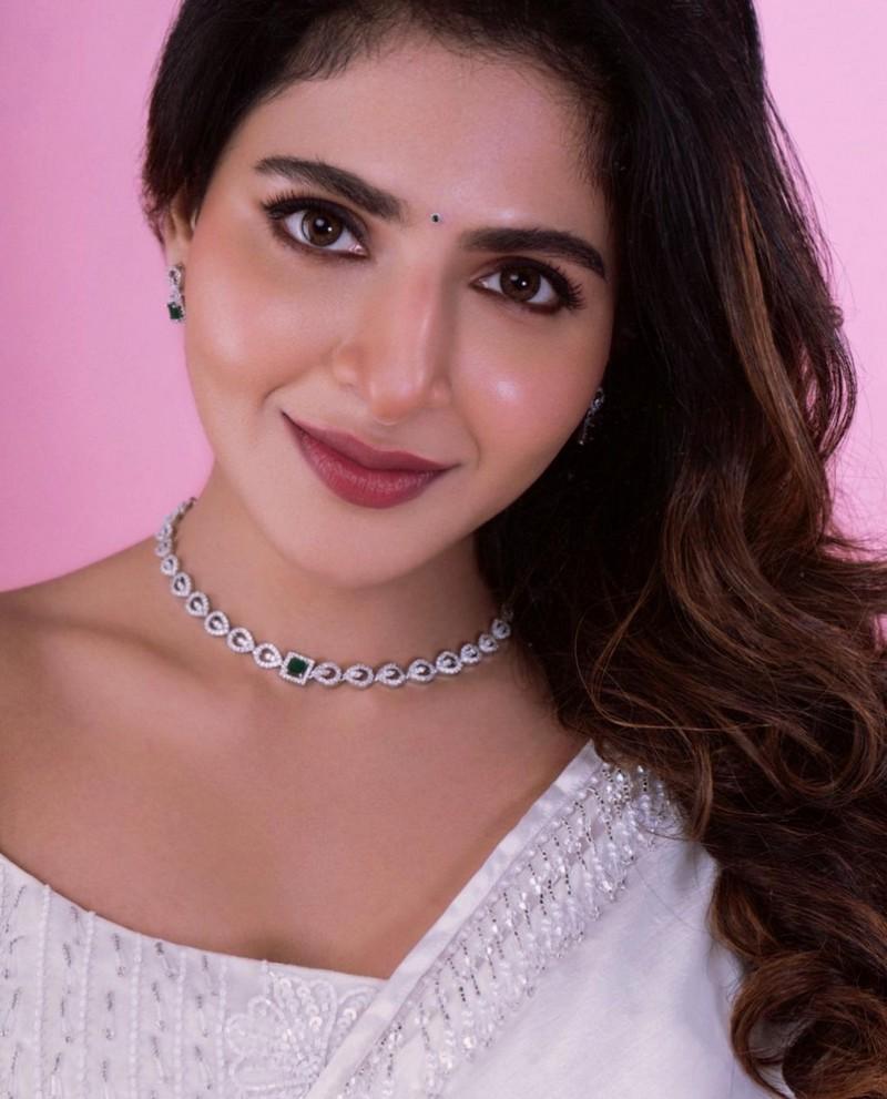 Iswarya Menon 1