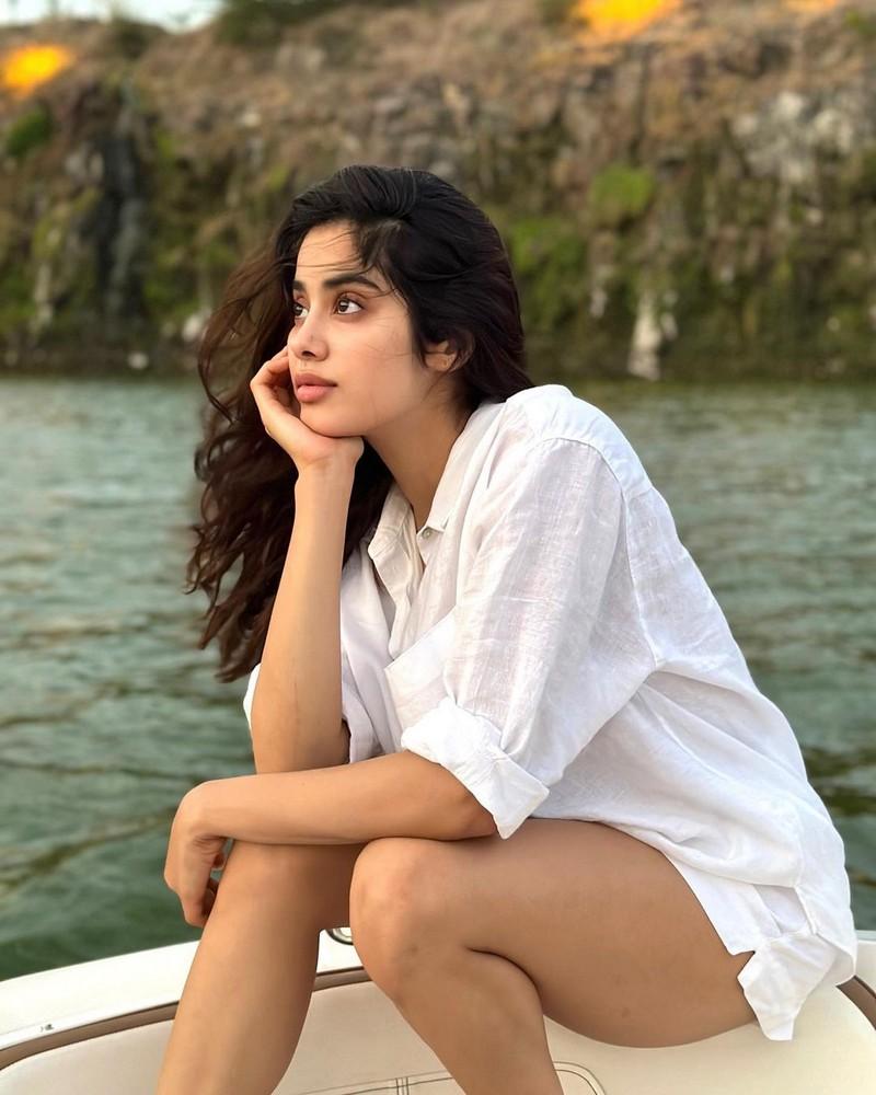 Janhvi Kapoor 4