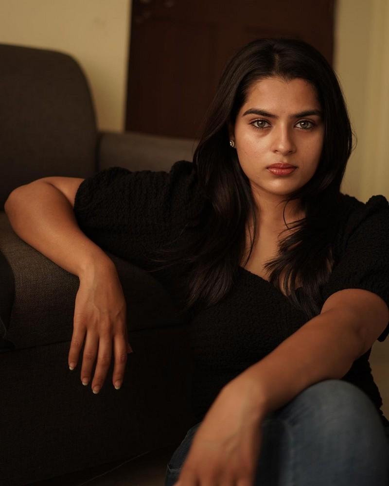 Kavya Kalyanram 8