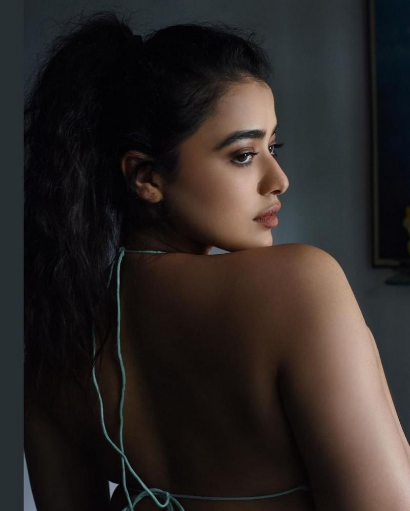 Ketika Sharma 4