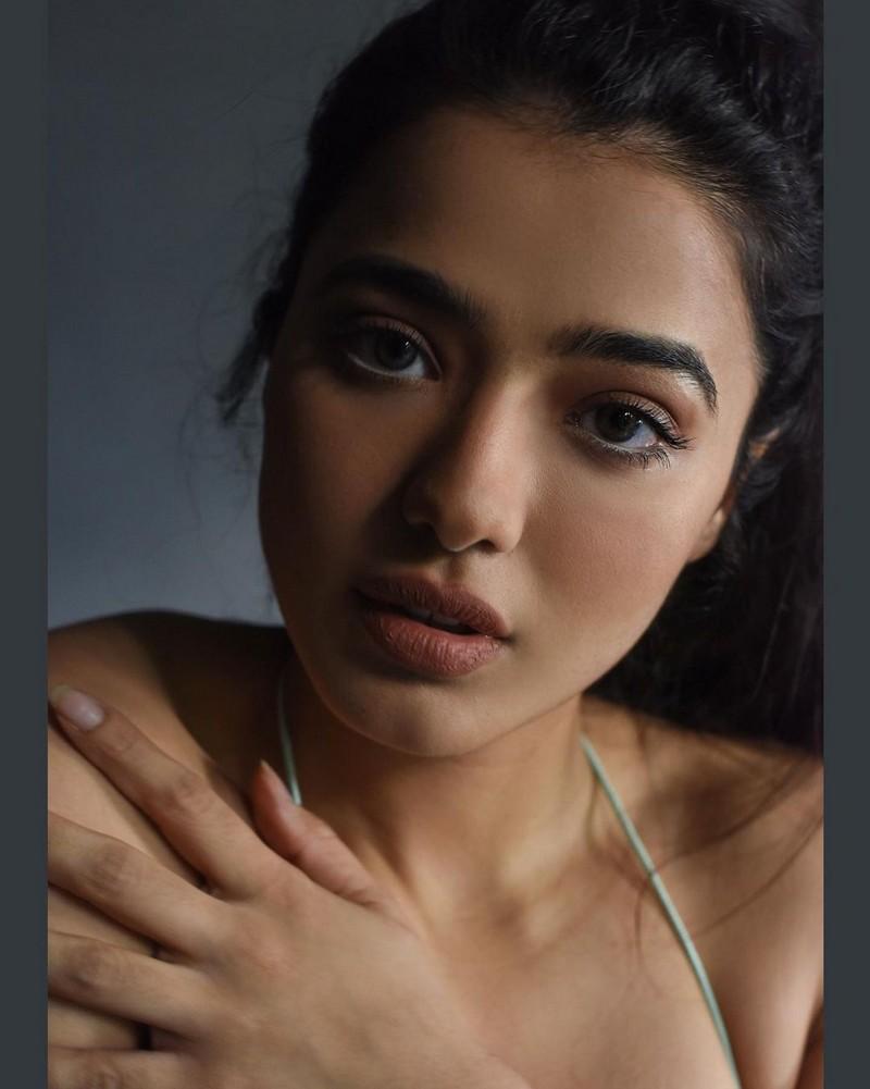 Ketika Sharma 6