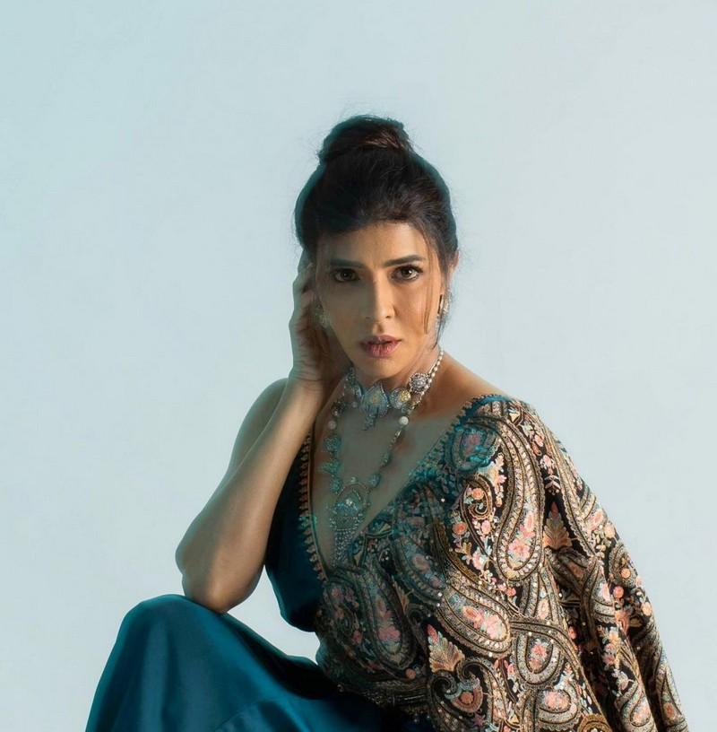 Manchu Lakshmi 10