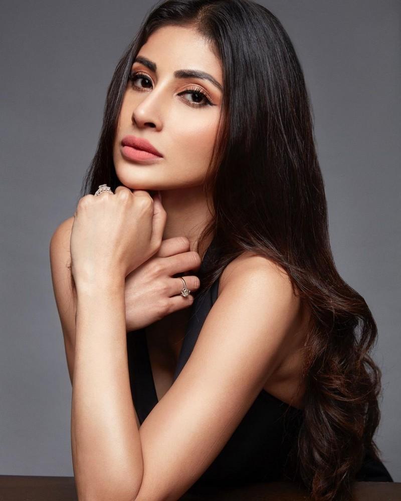 Mouni Roy 5