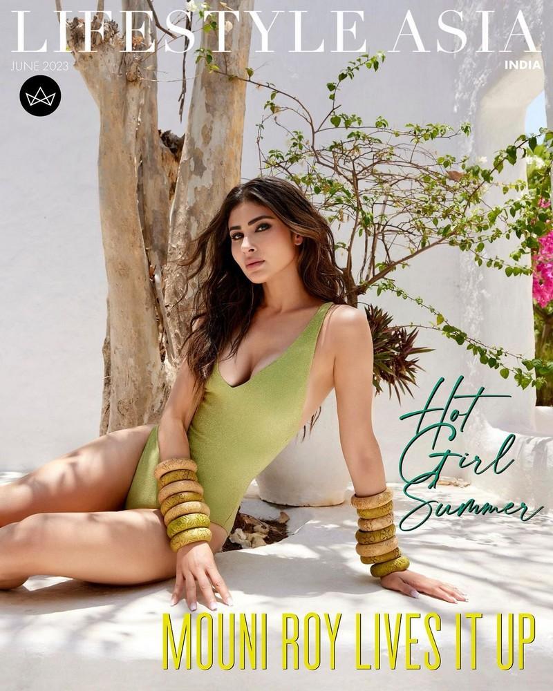 Mouni Roy 7
