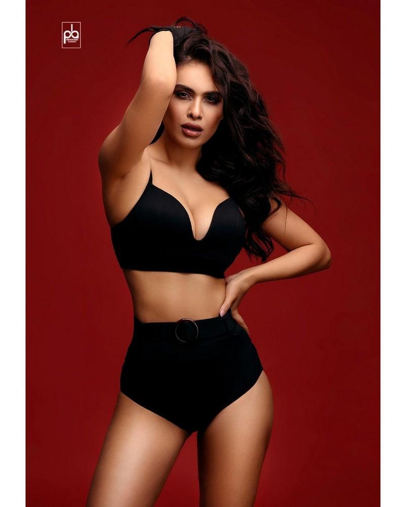 Nehhaa Malik 10