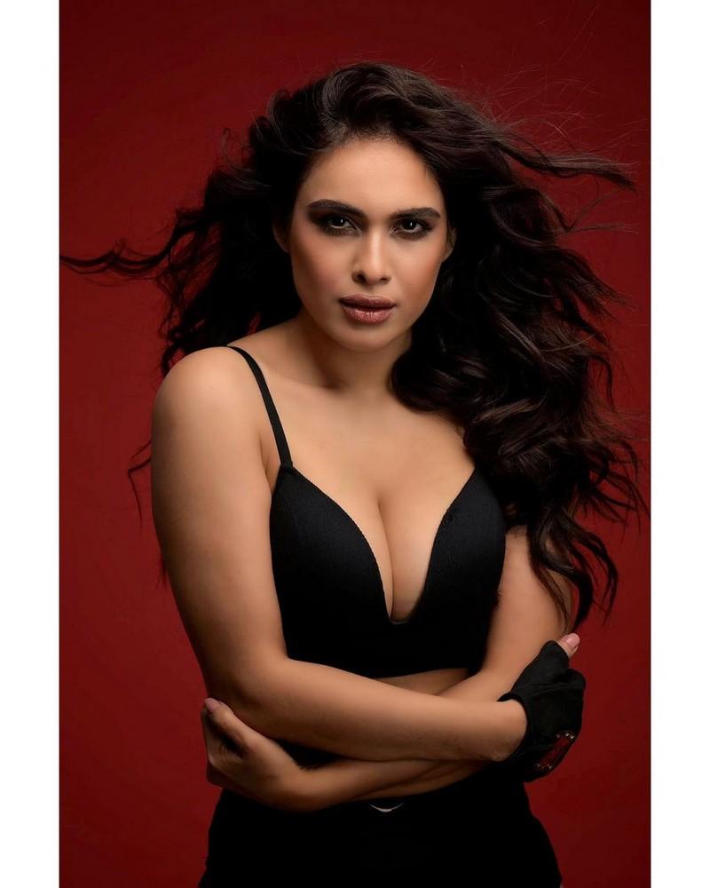 Nehhaa Malik 9