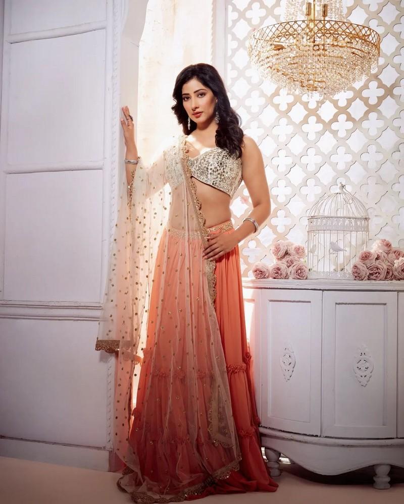 Niharica Raizada 16