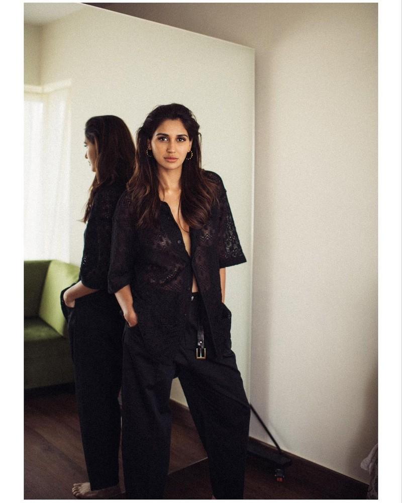 Nikita Dutta 11