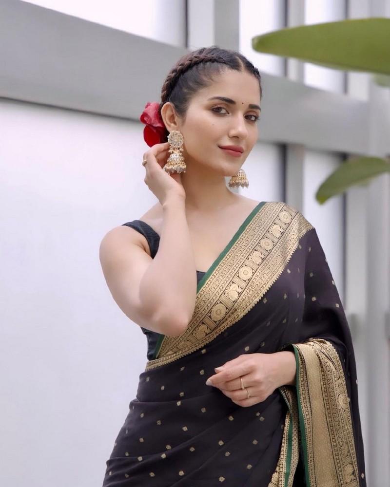 Ruhani Sharma 8