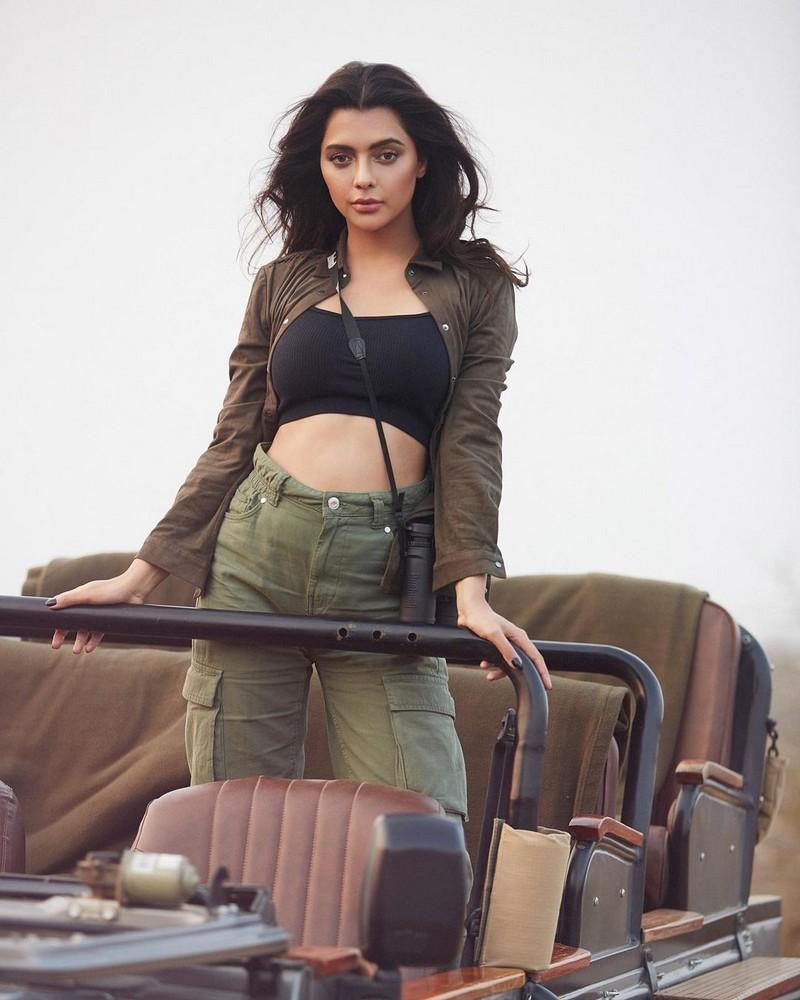 Ruhii Siingh 9