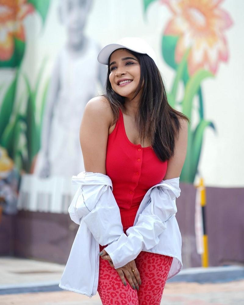 Sakshi Agarwal 3