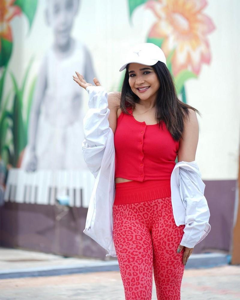Sakshi Agarwal 6