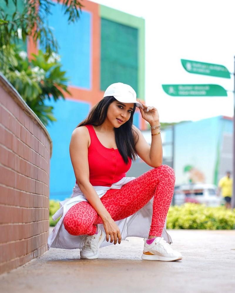 Sakshi Agarwal 8