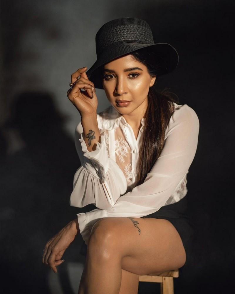 Sakshi Agarwal 10