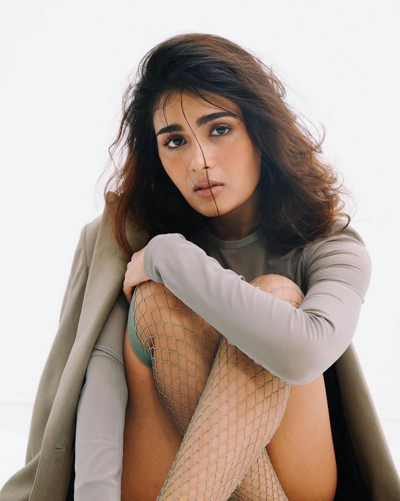 Shalini Pandey 10