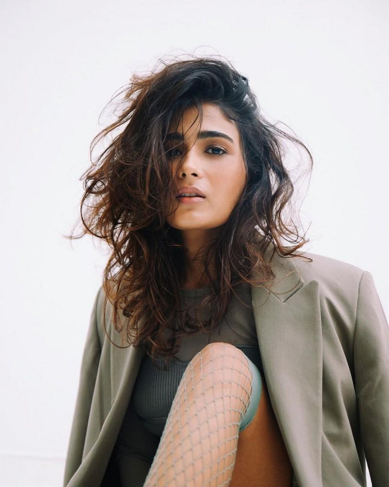 Shalini Pandey 6